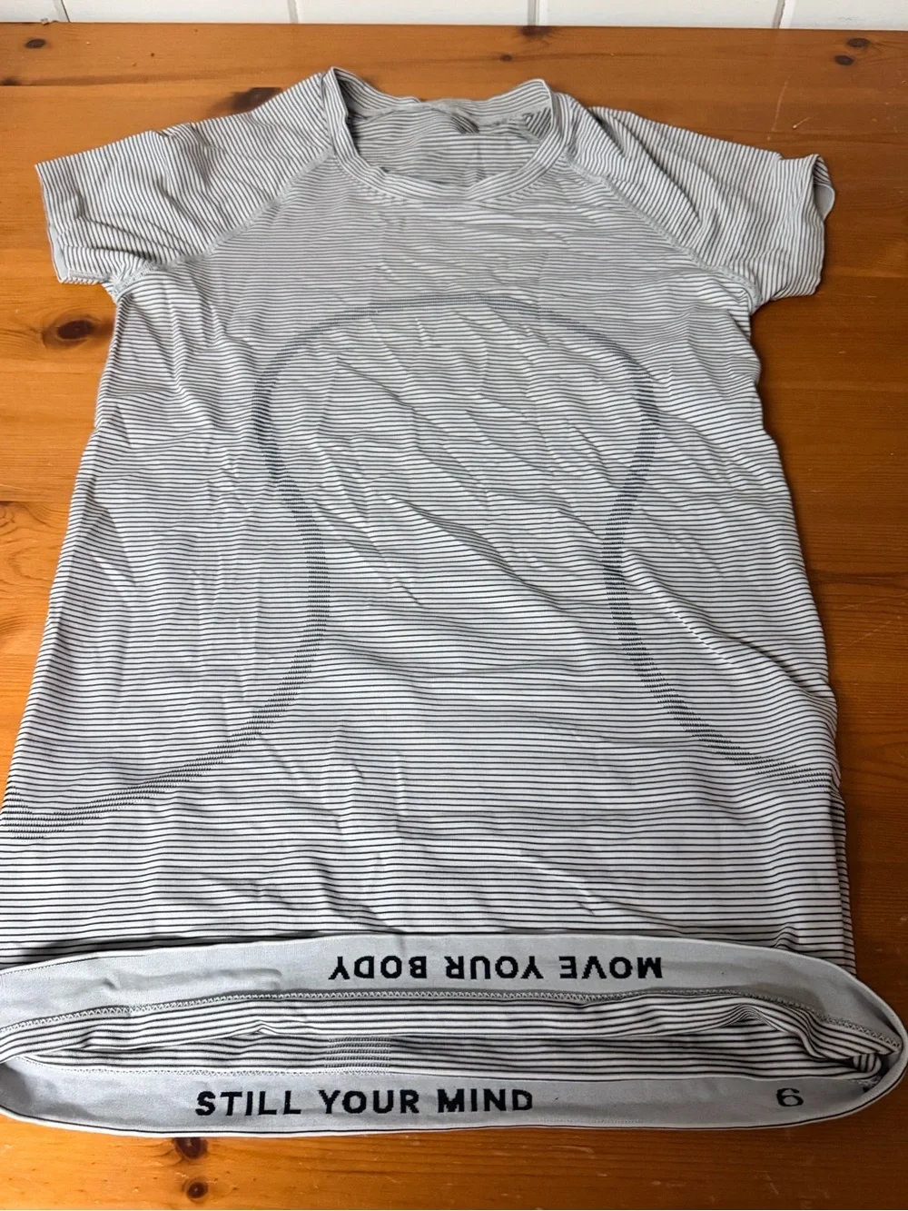 Lululemon Women’s Striped performance Short Sleeve Tee - black & White
